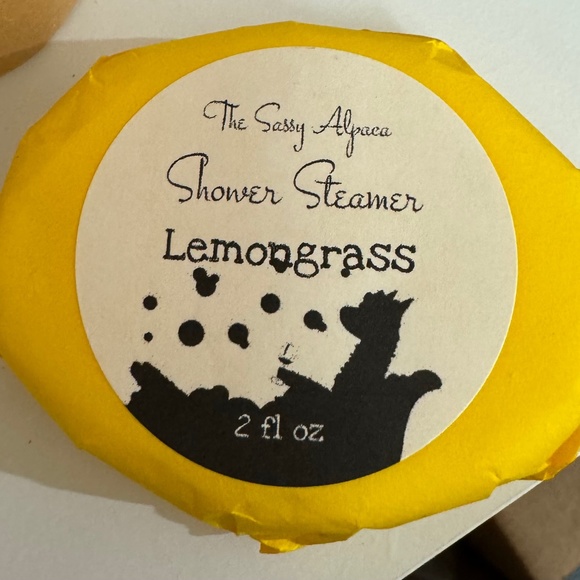 3 Shower Steamers in  Lemongrass - Picture 1 of 1